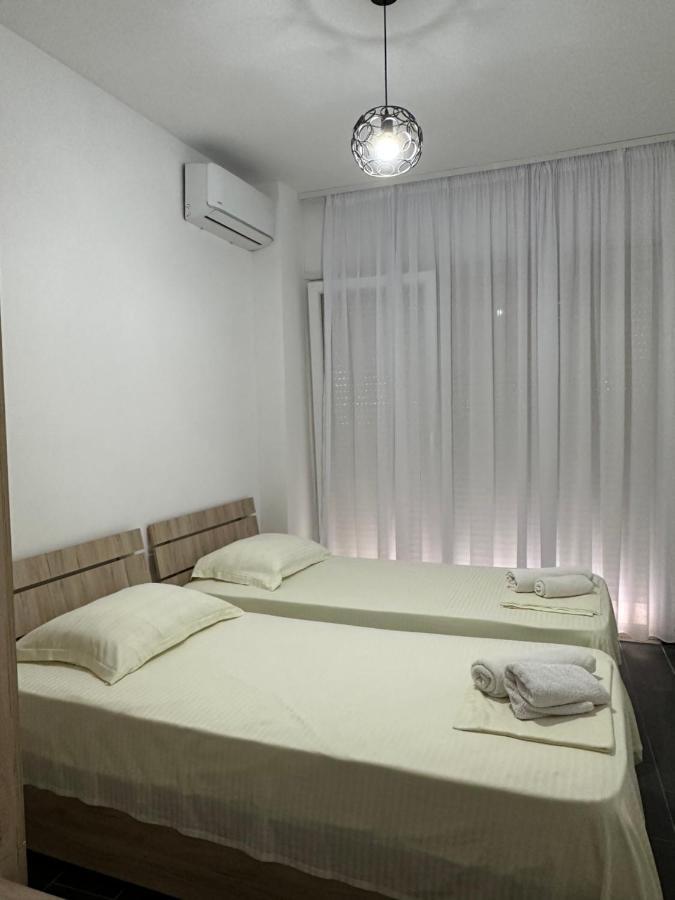 Eme Apartments - Kompleksi Lura 2 Gjiri I Lalzit Драч Екстериор снимка