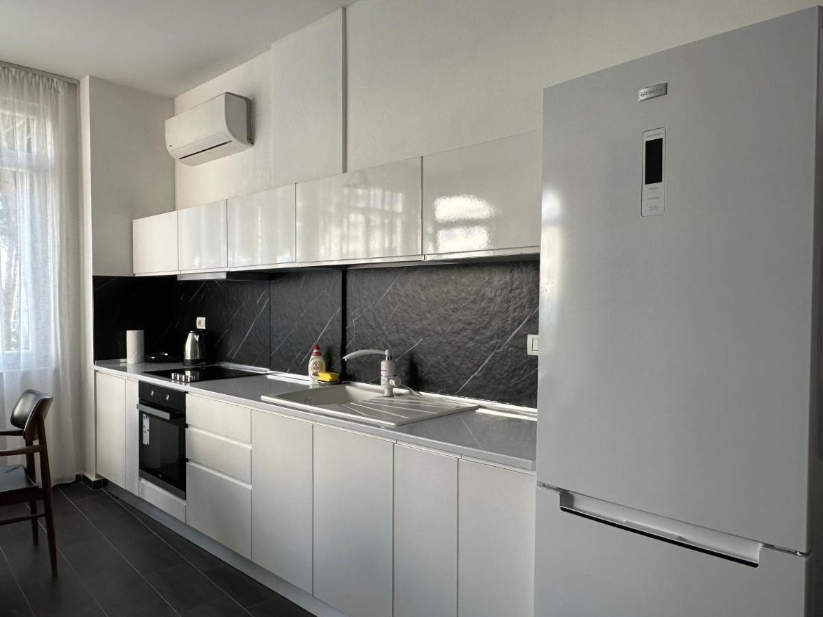 Eme Apartments - Kompleksi Lura 2 Gjiri I Lalzit Драч Екстериор снимка