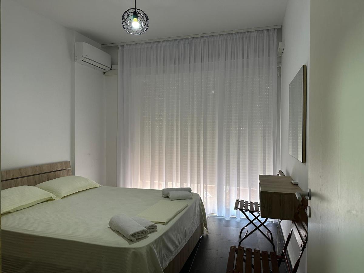 Eme Apartments - Kompleksi Lura 2 Gjiri I Lalzit Драч Екстериор снимка