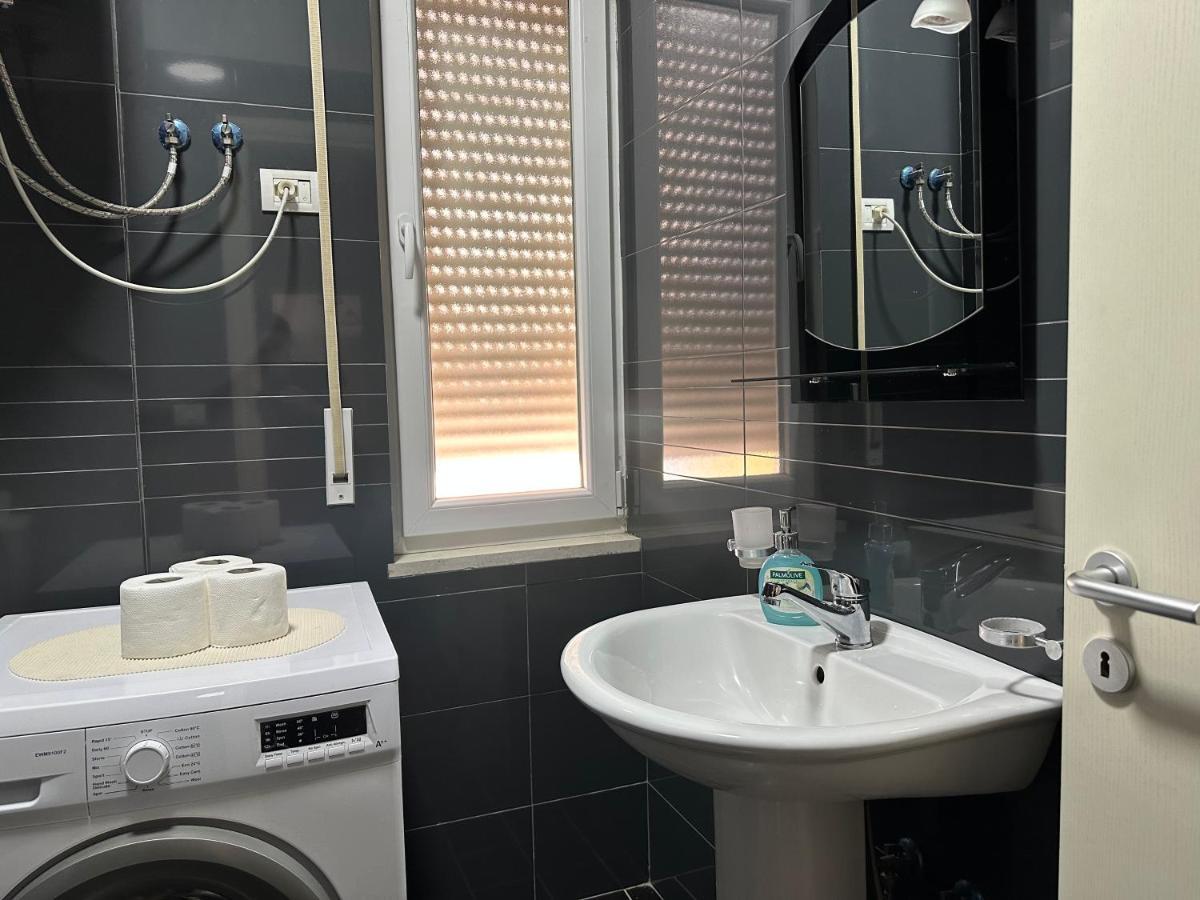Eme Apartments - Kompleksi Lura 2 Gjiri I Lalzit Драч Екстериор снимка